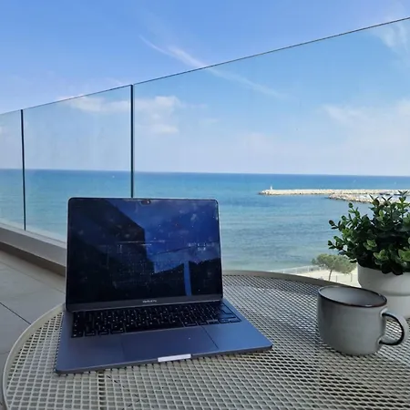Seaview Retreat Апартаменты Ларнака