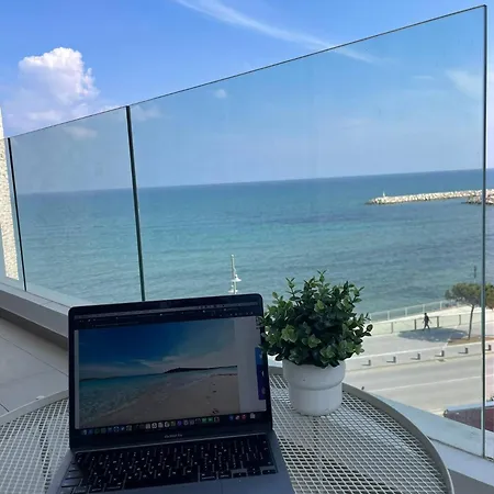 Апартаменты Seaview Retreat