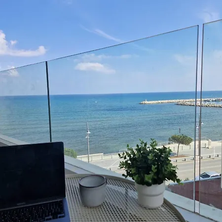 Seaview Retreat *